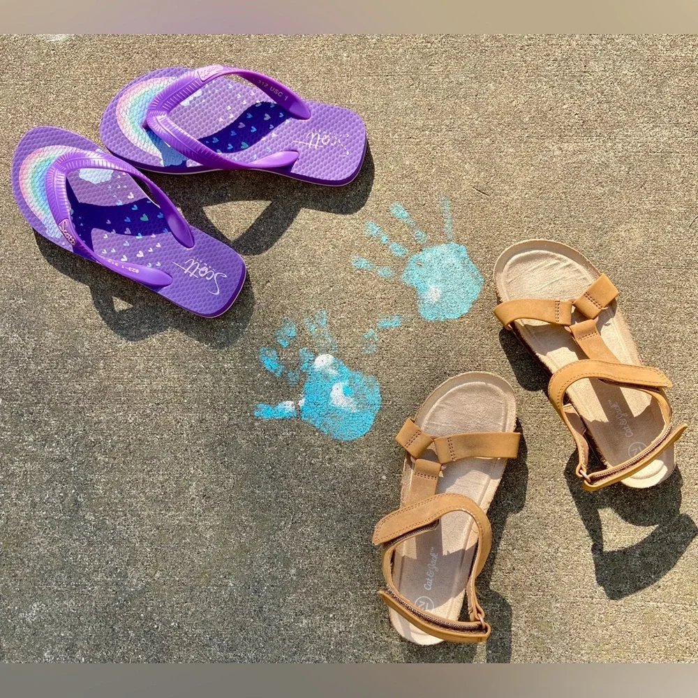 2pr. Gently Worn/Clean Sz-C/ 11-12 Cat& Jack Tan Sandals/Purple Scott Flip Flops